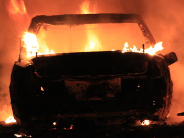 Подпалиха коли на свидетели по "Суджукгейт" в Добрич

