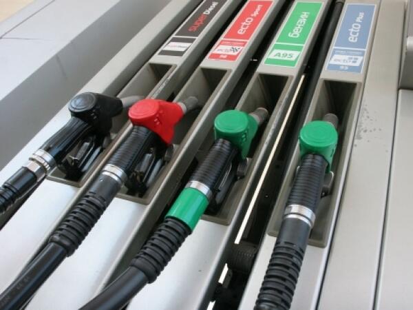 Цените на горивата с нова стъпка надолу
