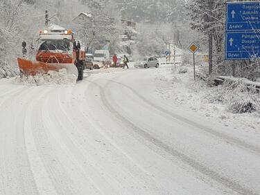 Започна отварянето на пътищата в Смолянско