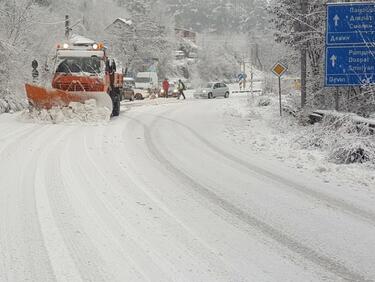 Обстановката по пътищата в Родопите продължава да се нормализира