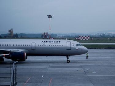 Бойнг 737 кацна аварийно в Русия
