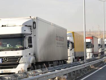 Държавата предлага тол таксата за камиони да е 10 ст. на километър