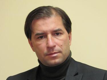 Борислав Цеков: Борисов успя да потуши скандала с апартаментите
