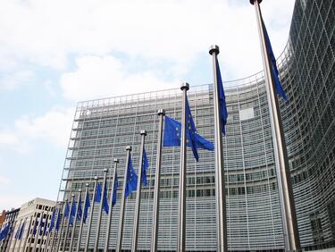 Брюксел одобри 1 млрд. евро за Гърция
