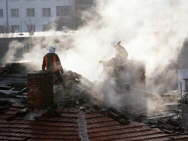 Две ромски къщи изгоряха в Габрово