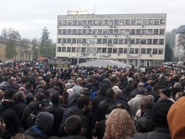 Жители на Габрово организират нов многочислен протест тази вечер

