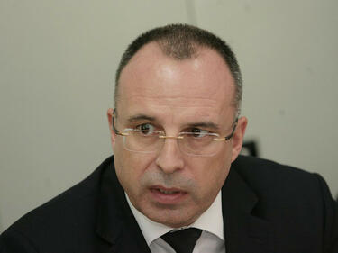 Проверяват и министър Румен Порожанов заради къщите за гости
