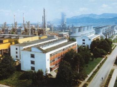 Тонове опасни химикали се съхраняват на територията на бившия завод "Химко"
