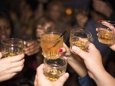 Отпада забраната за употреба на алкохол в деня за размисъл