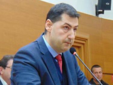 Иван Тотев настоява 100 000 лева да се прехвърлят към Хуманитарната гимназия в Пловдив