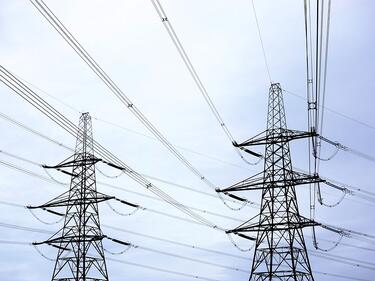 Цената на тока за бизнеса скочи с 203%
