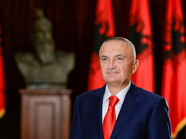 Албанският президент иска избори 3 в 1