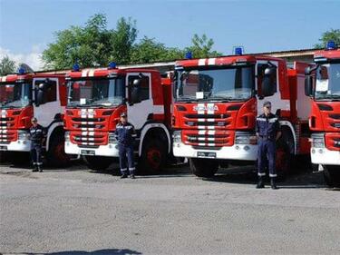 10 коли изгоряха при пожар във Варна
