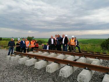 Държавата ще дава още пари за модернизацията на жп линията Костенец-Септември