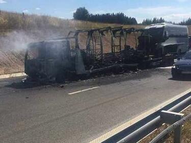 Камион се запали, затвори част от магистрала „Струма” 