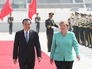 Меркел заведе голяма бизнес делегация в Пекин