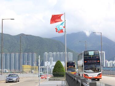 Ексцесии при протестите в Хонгконг ограничиха транспорта от и до летището