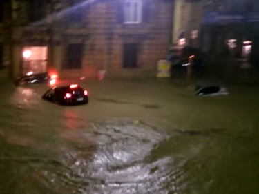Наводнения в Италия, каналите на Венеция заляха площади