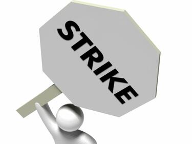 Италия е блокирана от стачка на работещите в транспорта
