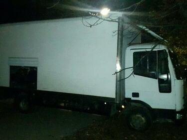 Камионът с мигранти от С.Македония бил с фалшиви БГ номера