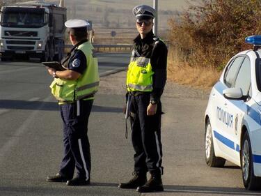 Засилено полицейско присъствие в Софийско преди и по празниците