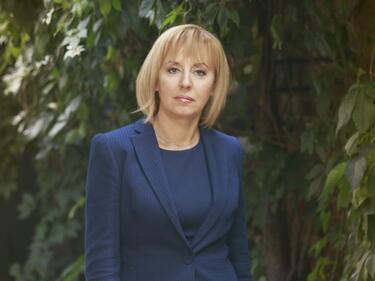 Манолова: Министрите на ГЕРБ са под политически чадър
