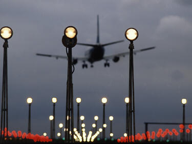 "Боинг 777" на Американ еърлайнс извърши аварийно кацане в Далас
