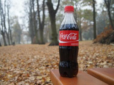 „Кока-Кола“: Няма да се откажем от пластмасовите бутилки, хората ги искат