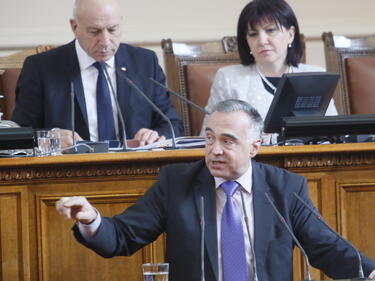 Антон Кутев: Проблемът на българската демокрация не са медиите, а някои политици