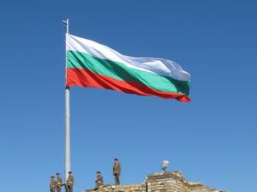 Акция за подмяна на българските знамена по върховете започват доброволци