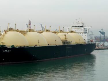 LNG терминалът в Александруполис ще пази по 500 млн. куб. газ за нас всяка година