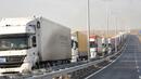Унгария пусна българските камиони и коли, които държеше на границата