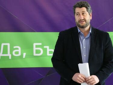 Христо Иванов от ДБ иска Горанов да разпореди НАП да покаже ревизиите на "Лукойл"