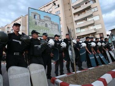 Стотици полицаи излязоха на протест в столицата
