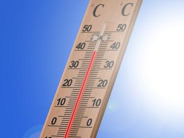 Чака ни горещ ден, температурите стигат до 35 градуса