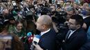 Радев и Йотова минаха безпрепятсвено през протестиращите, те ги подкрепят