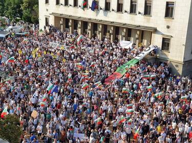 Материали за ескалацията на протестите у нас масово в чуждите медии