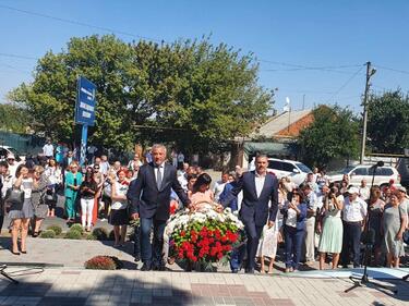 Валери Симеонов откри паметник на Хаджи Димитър в Запорожието