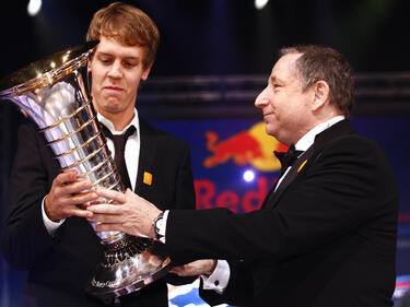 Официално връчиха на Себастиян Фетел световната титла във Формула 1