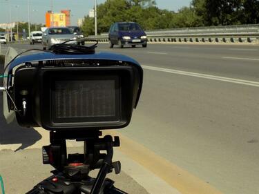 Камери снимаха тийнейджърка да лети със 184 км/ч в Пловдив