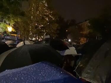 Дъжд от/над призиви за оставки на „Великото народно въстание“ 5