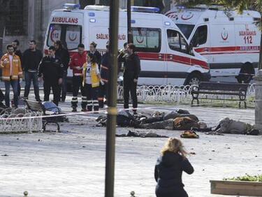 Експлозия пред държавната телевизия в Сърбия