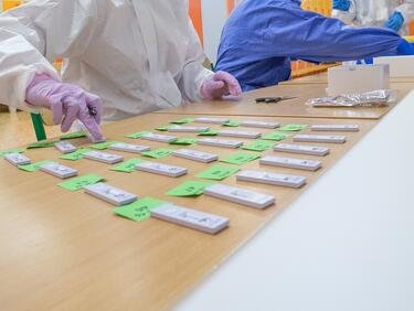 1207 са новите случаи на коронавирус у нас