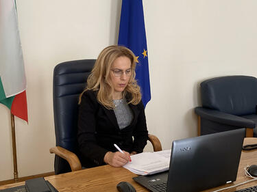 Николова пред руския посланик: Надявам се скоро да възобновим туристическите пътувания между двете държави
