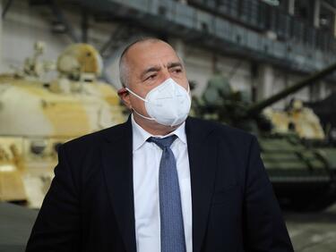 Борисов за ограниченията: Не пречат, животът си тече
