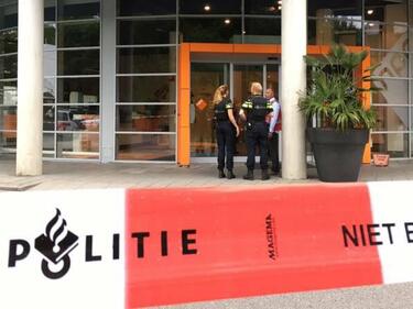 В Нидерландия арестуваха над 100 протестирали срещу мерките