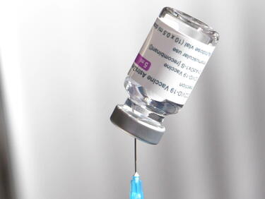 UK лекарствената агенция зове британците да продължат да се ваксинират с AstraZeneca