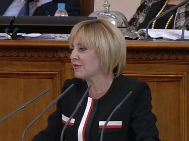 Манолова внесе предложение за преизчисление на пенсиите
