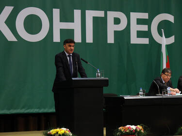 Боби Михайлов се върна в играта! Оттегли оставката си като президент на БФС
