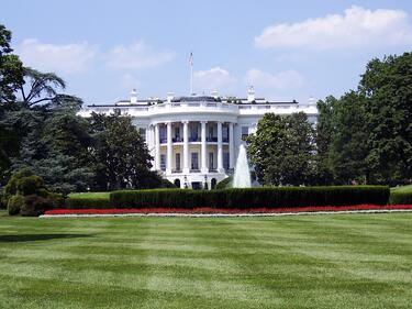 САЩ разследват нападение с микровълни до Белия дом
